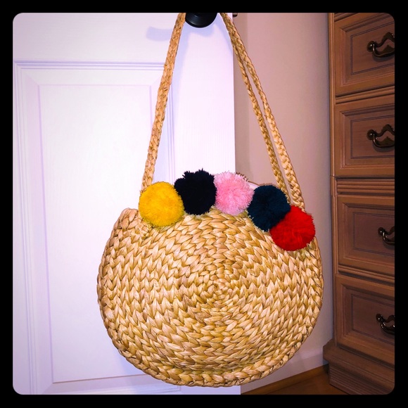 Handbags - New Straw Pom Pom Shoulder bag